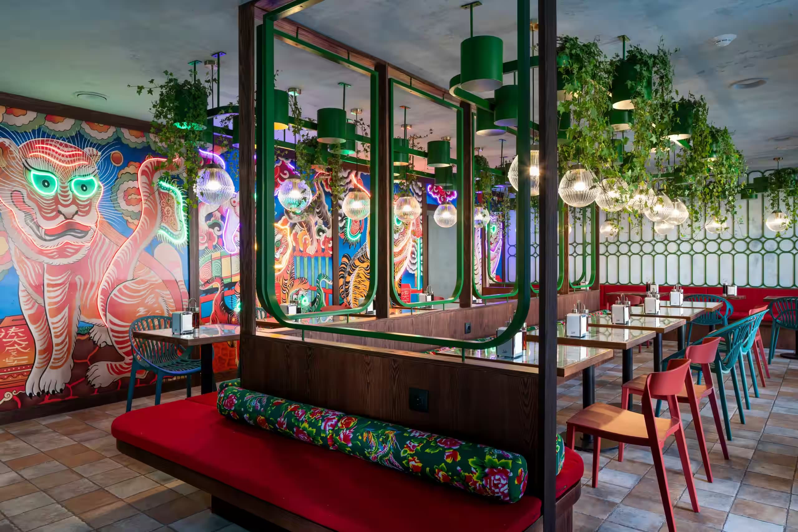 Интерьер кафе Vietmon в Екатеринбурге